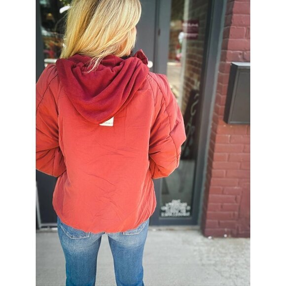 FREE PEOPLE Movement In a Pillow Packable Puffer Pullover in Sour Cherry XS NWT - Picture 13 of 13